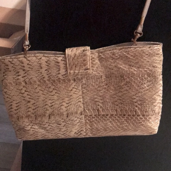 Summer blow out $15!! Italian, Genuine snakeskin or leather ladies purse. - Picture 4 of 16